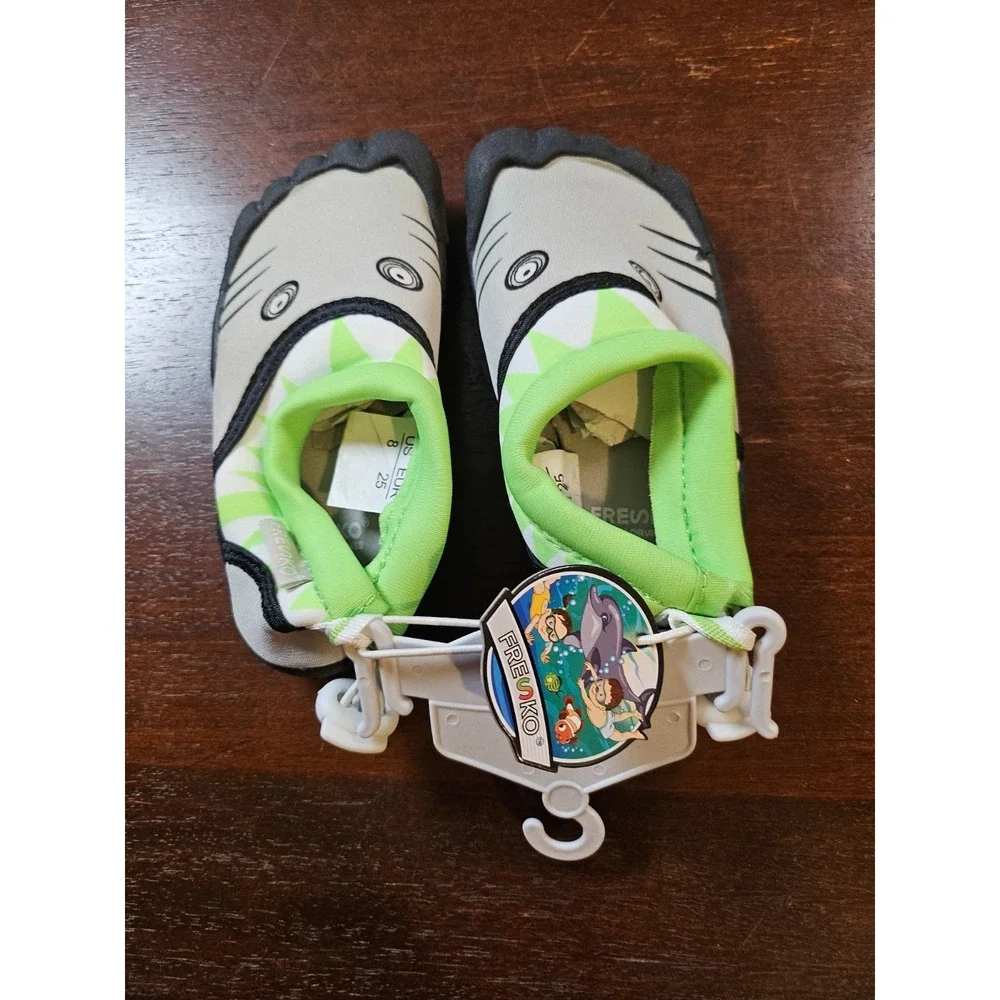FRESCO  Shark Slip on Aqua Water Shoes Slip On W Toes Toddler Size 8 NEW